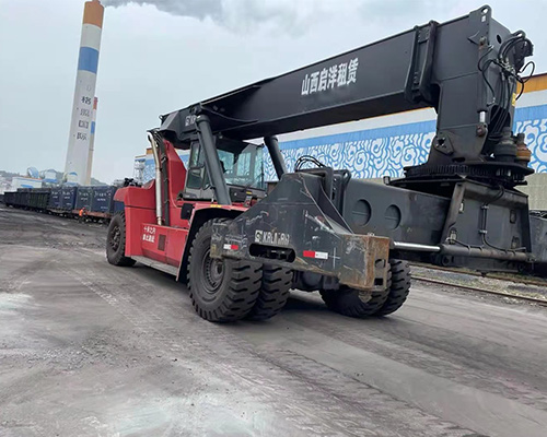 山西啟洋租賃總結集裝箱正面吊的特點